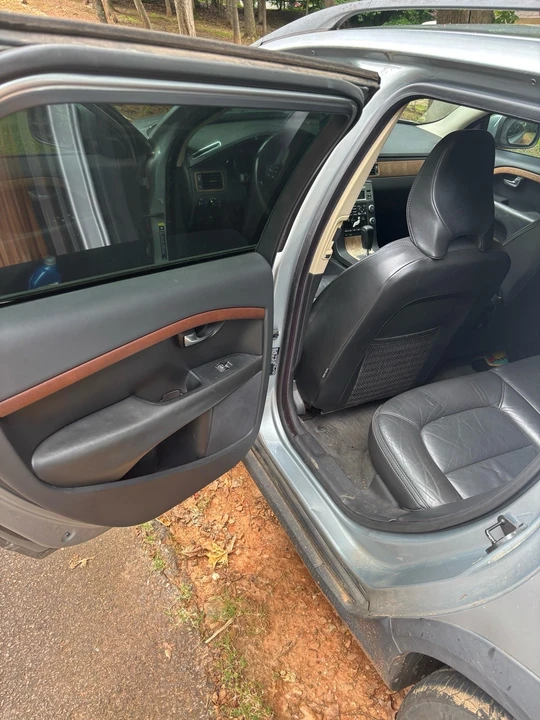 2009 Volvo XC70 3rd Gen - Image 12 of 20