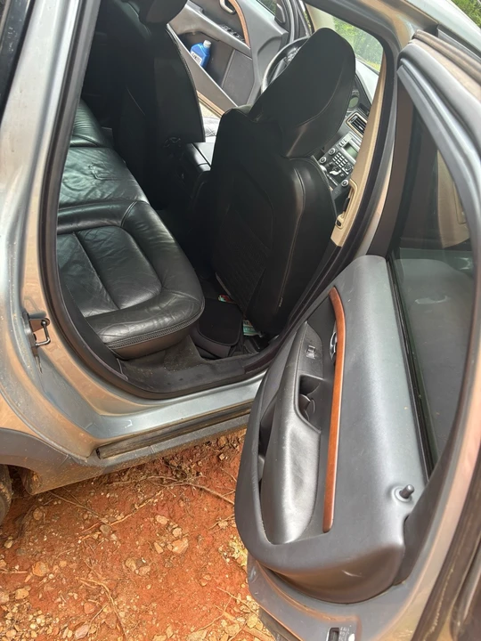 2009 Volvo XC70 3rd Gen - Image 13 of 20