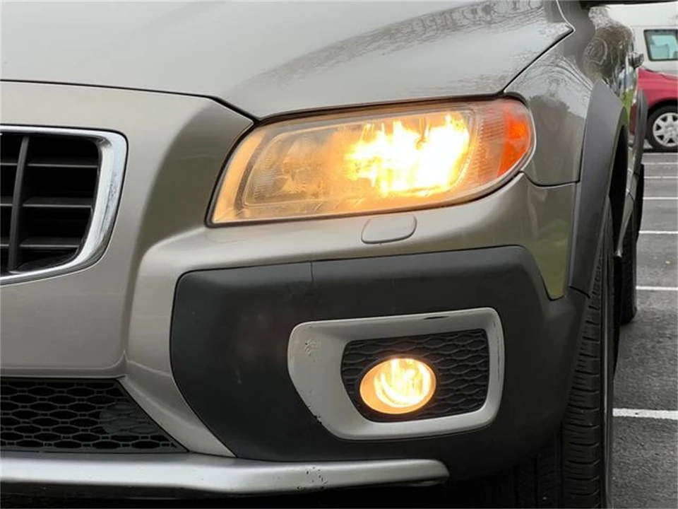 2009 Volvo XC70 3rd Gen - Image 13 of 31