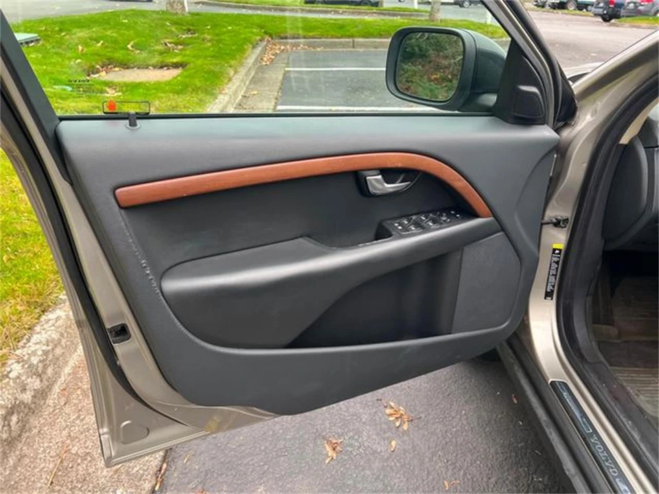 2009 Volvo XC70 3rd Gen - Image 21 of 31