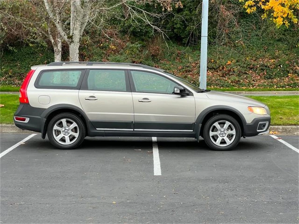 2009 Volvo XC70 3rd Gen - Image 7 of 31