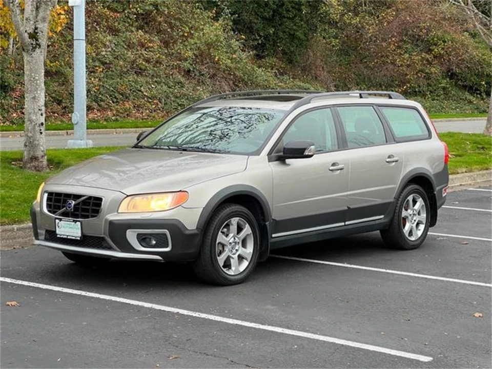 2009 Volvo XC70 3rd Gen - Image 3 of 31