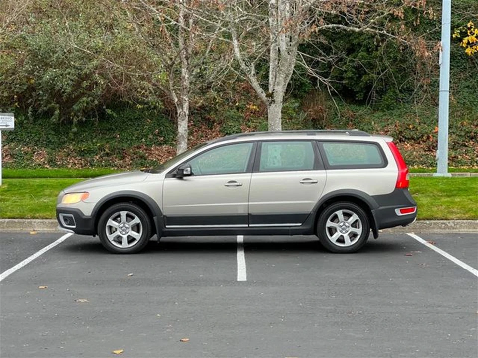 2009 Volvo XC70 3rd Gen - Image 4 of 31