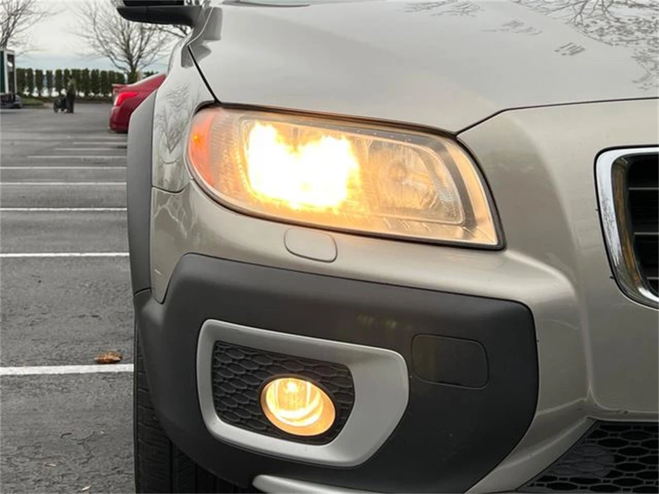 2009 Volvo XC70 3rd Gen - Image 10 of 31