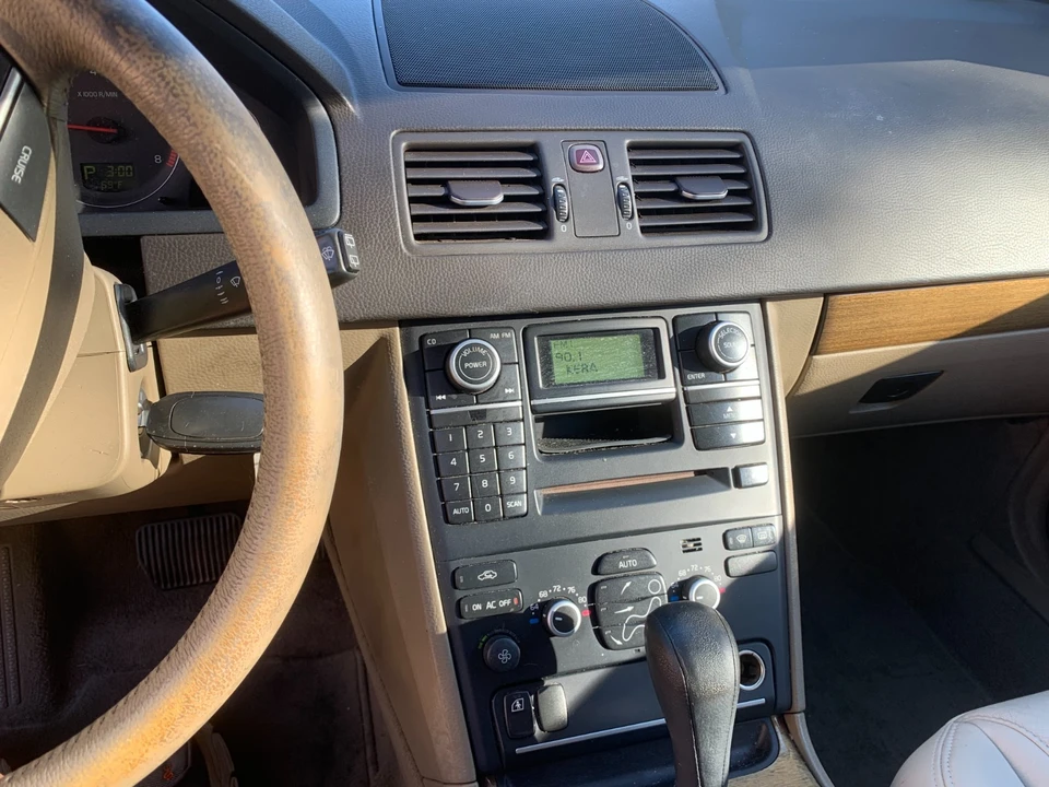 2009 Volvo XC90 1st Gen - Image 13 of 15