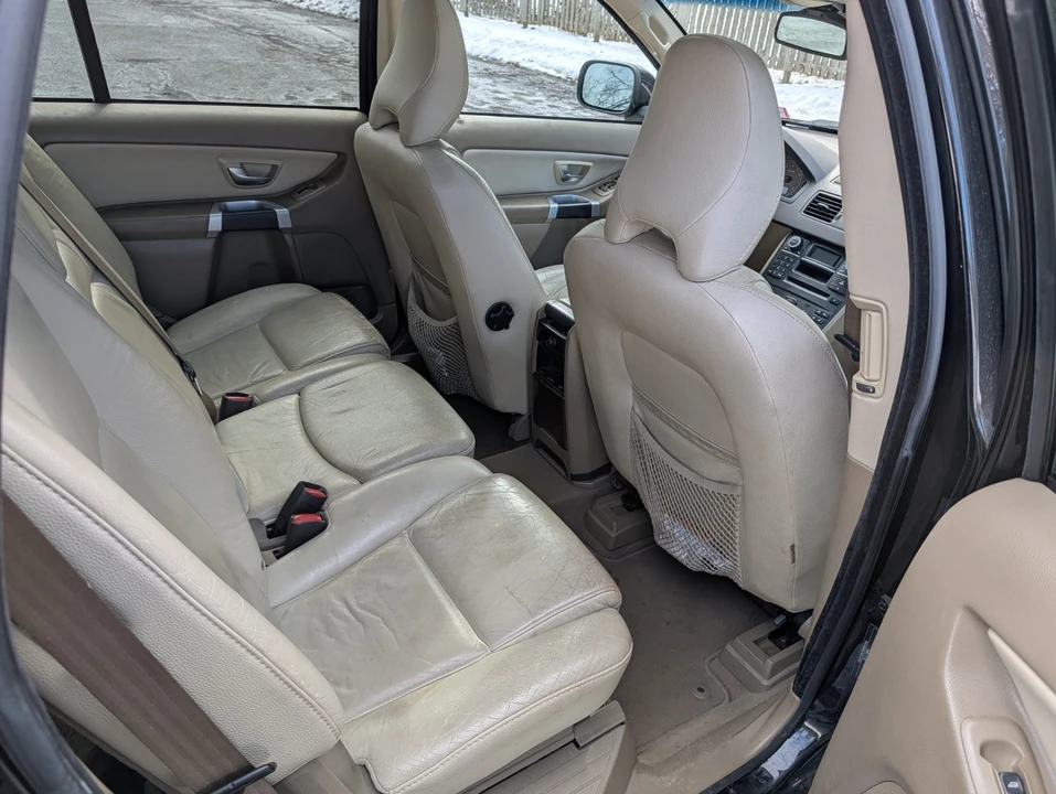 2009 Volvo XC90 1st Gen - Image 16 of 17