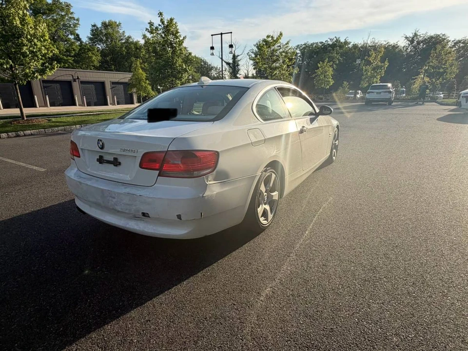 2009 BMW E90 3 Series Sedan - Image 6 of 12
