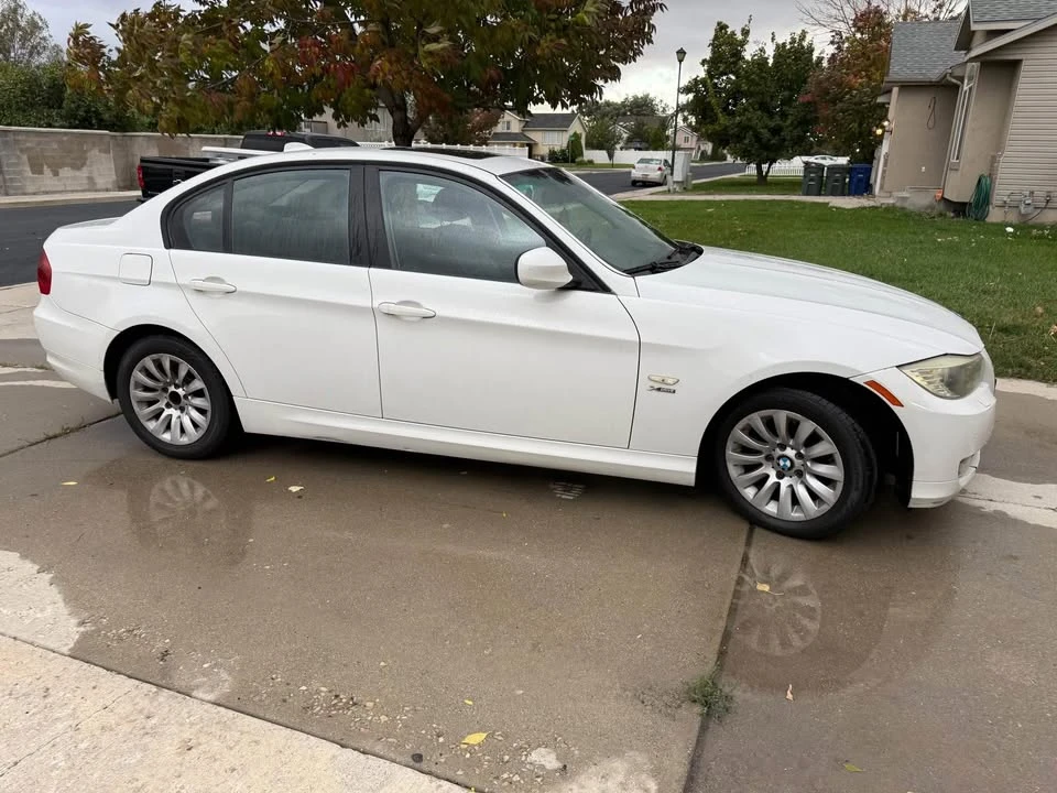 2009 BMW E90 3 Series Sedan - Image 3 of 10