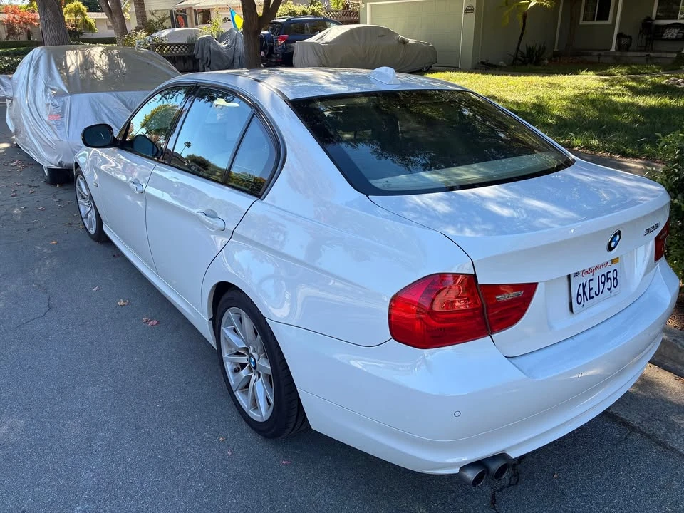 2009 BMW E90 3 Series Sedan - Image 2 of 8