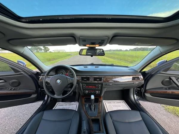 2009 BMW E90 3 Series Sedan - Image 9 of 17