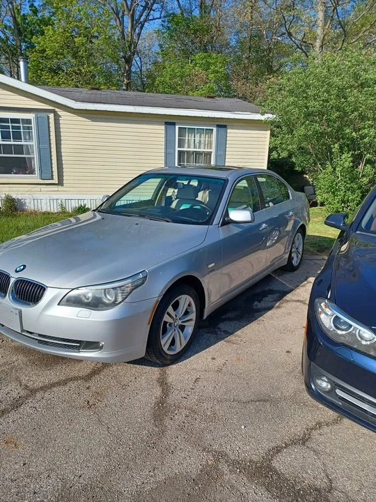 2009 BMW E60 5 Series Sedan - Image 2 of 3