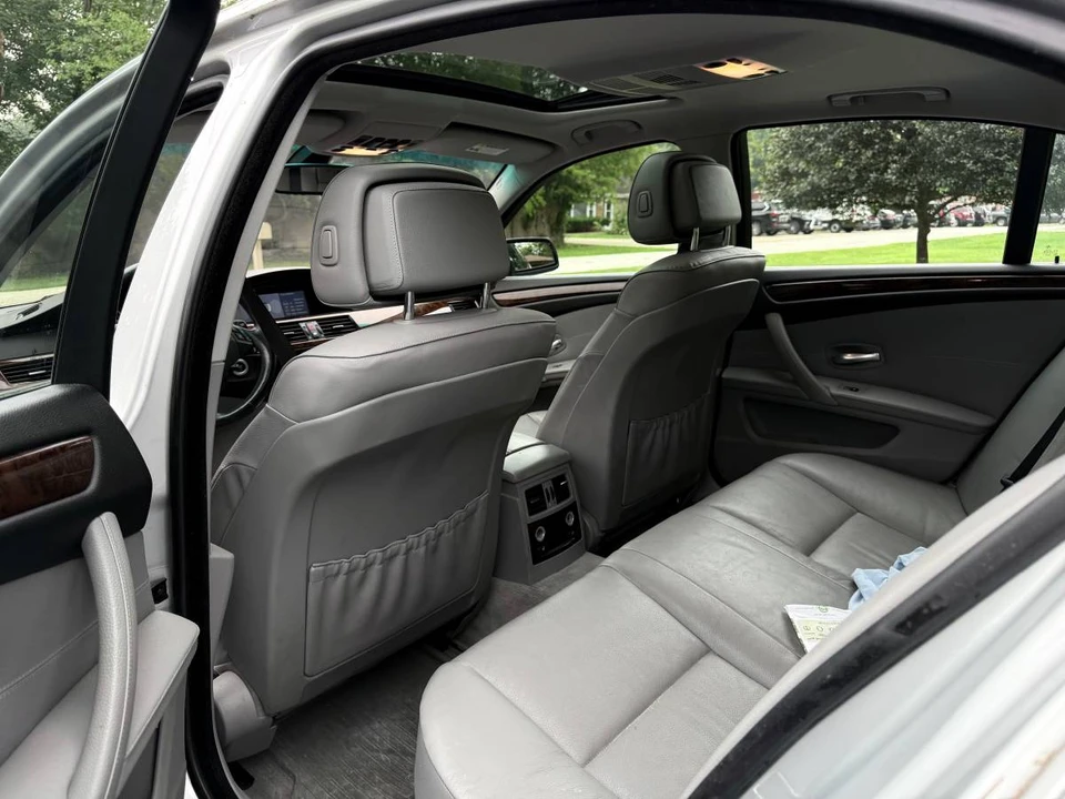 2009 BMW E60 5 Series Sedan - Image 5 of 8