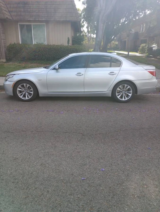 2009 BMW E60 5 Series Sedan - Image 2 of 4