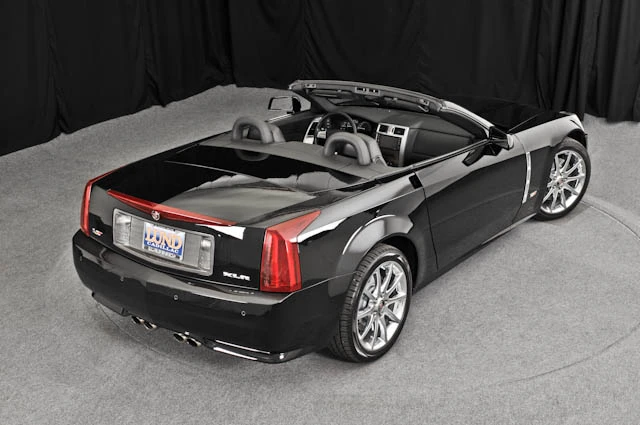 2009 Cadillac XLR-V - Image 2 of 5