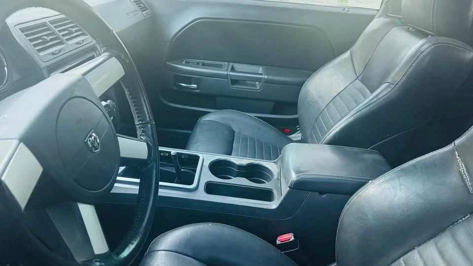 2009 Dodge Challenger 3rd Gen - Image 3 of 5