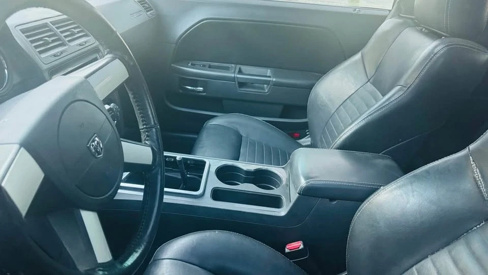 2009 Dodge Challenger 3rd Gen - Image 3 of 4