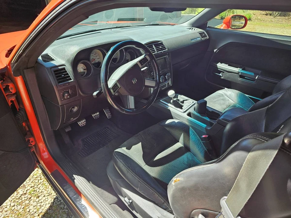 2009 Dodge Challenger SRT8 & 392 3rd Gen - Image 4 of 4