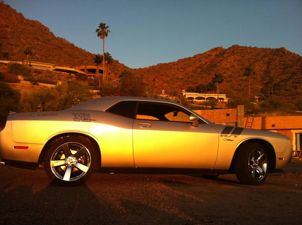 2009 Dodge Challenger 3rd Gen - Image 14 of 20