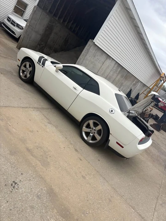 2009 Dodge Challenger 3rd Gen - Image 2 of 6