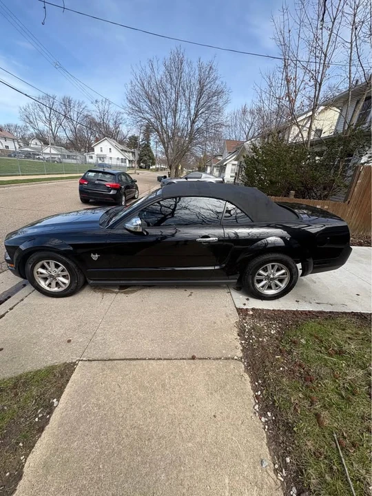2009 Ford S197 Mustang - Image 3 of 8