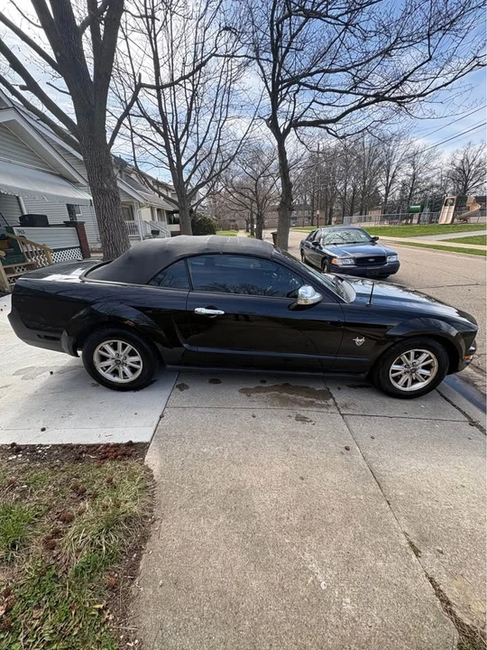 2009 Ford S197 Mustang - Image 4 of 8