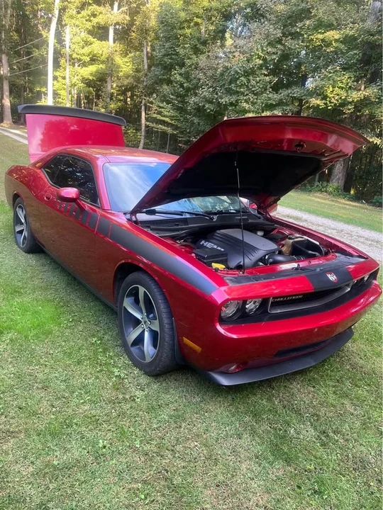 2009 Dodge Challenger 3rd Gen - Image 2 of 10