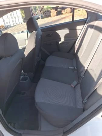 2009 Kia Rio - Image 6 of 8
