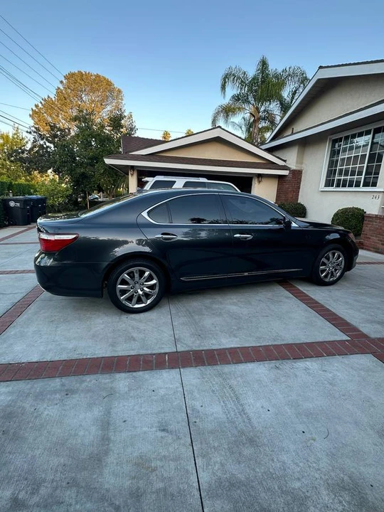 2009 Lexus LS 4th Gen - Image 4 of 15