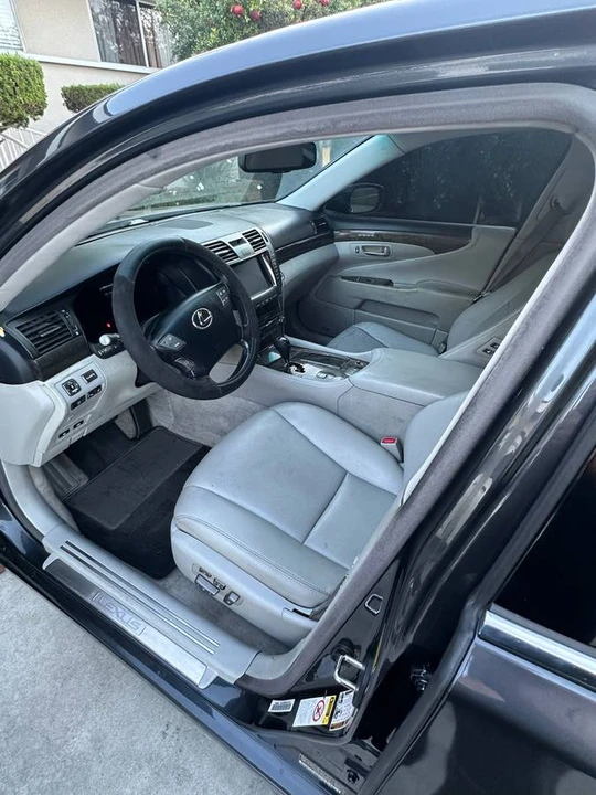 2009 Lexus LS 4th Gen - Image 11 of 15