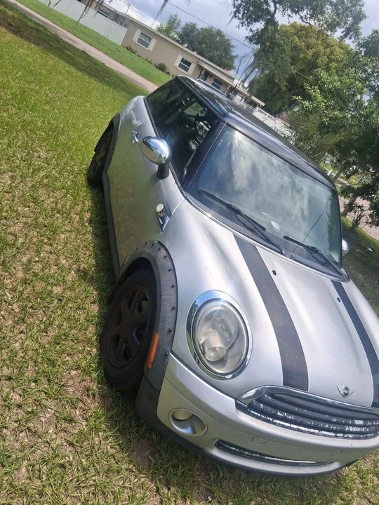 2009 Mini Mini 2nd Gen - Image 2 of 6