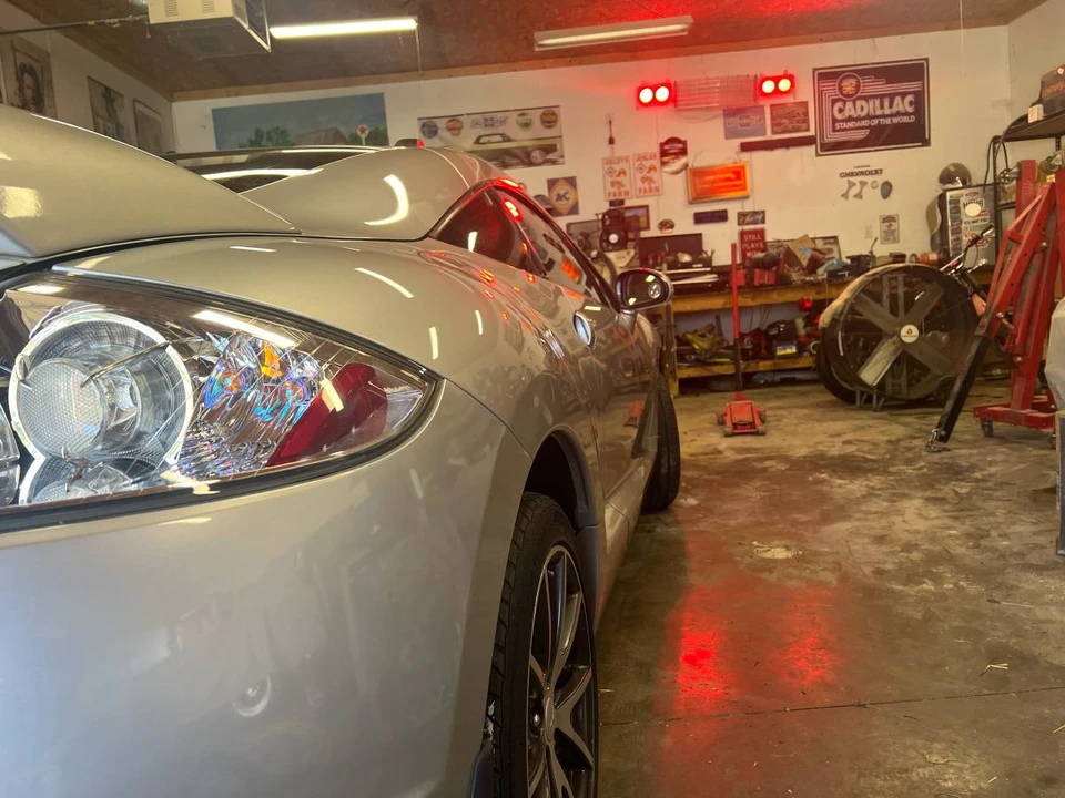 2009 Mitsubishi Eclipse 4th Gen - Image 2 of 12