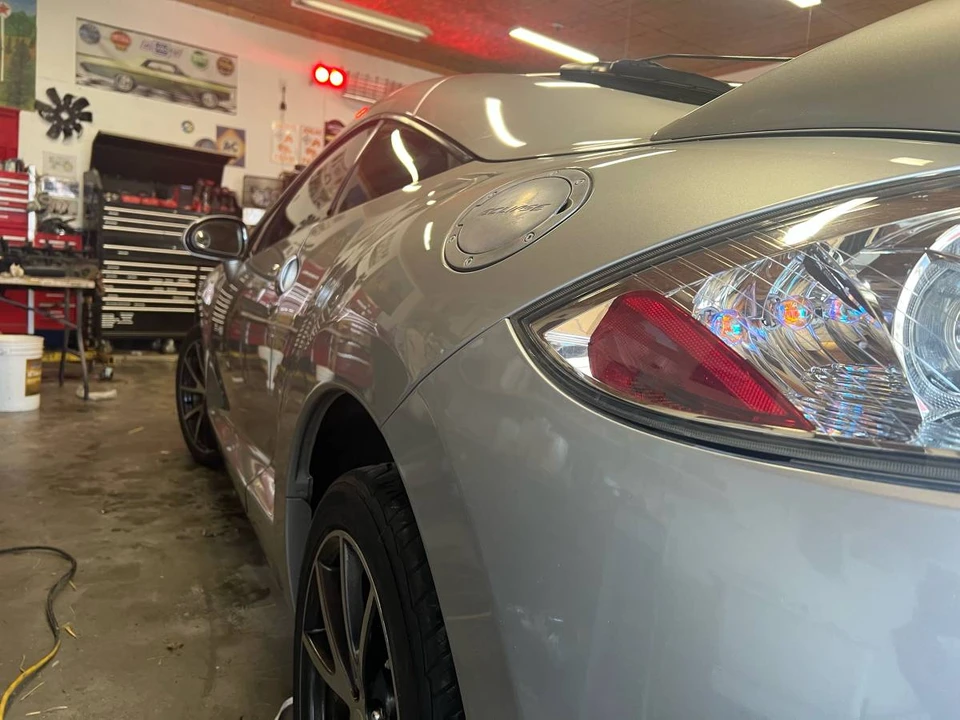2009 Mitsubishi Eclipse 4th Gen - Image 5 of 12