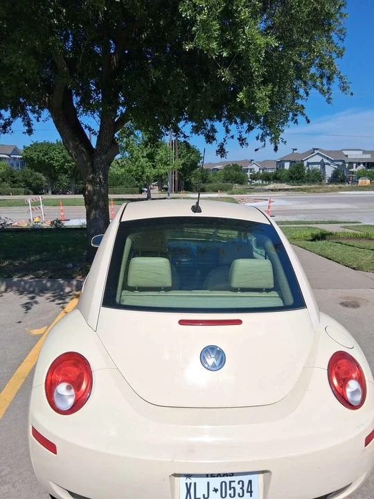 2009 Volkswagen New Beetle - Image 3 of 9