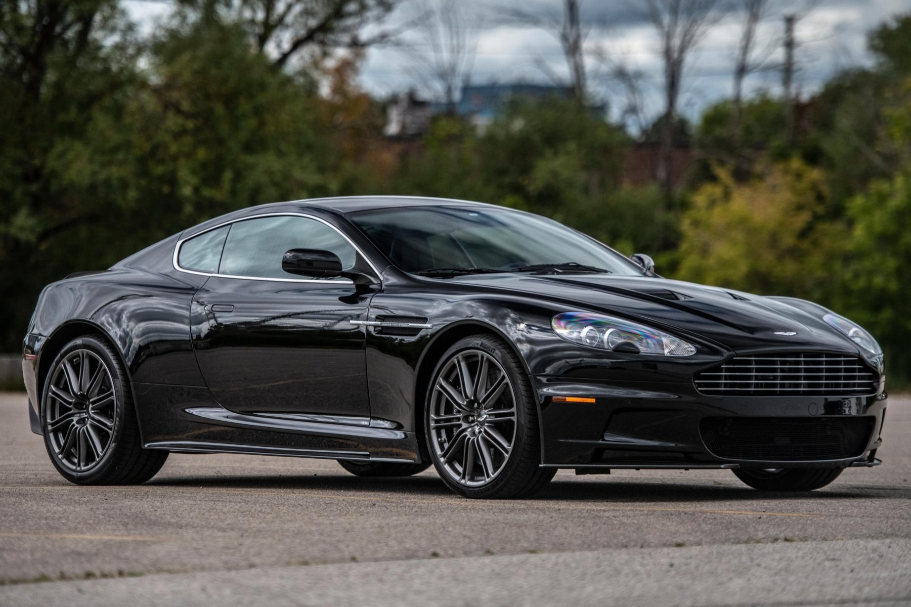 18k-Kilometer 2009 Aston Martin DBS 6-Speed