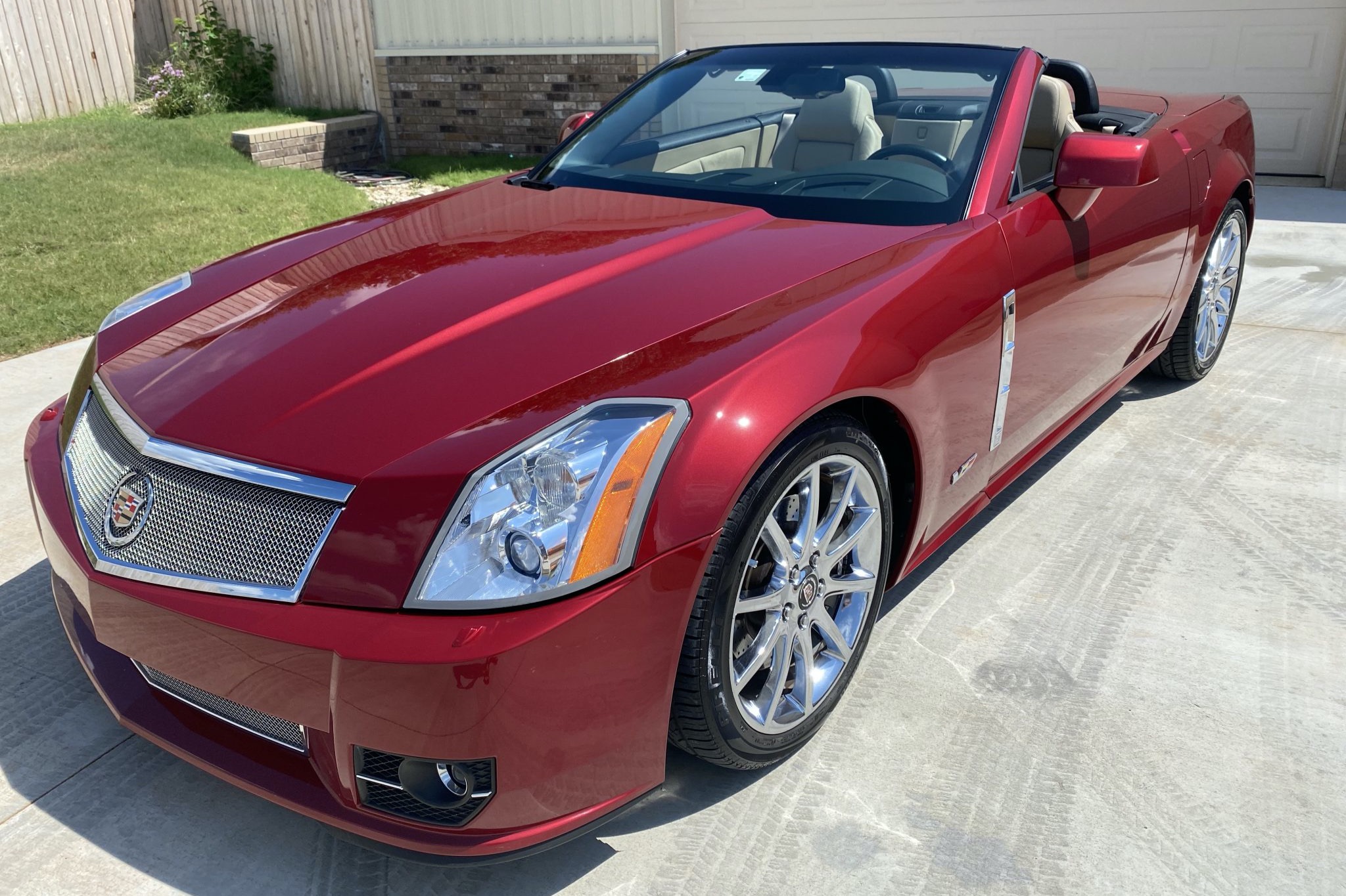 14k-Mile 2009 Cadillac XLR-V