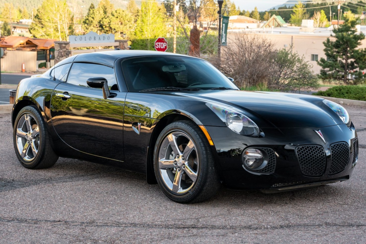 25k-Mile 2009 Pontiac Solstice GXP Coupe