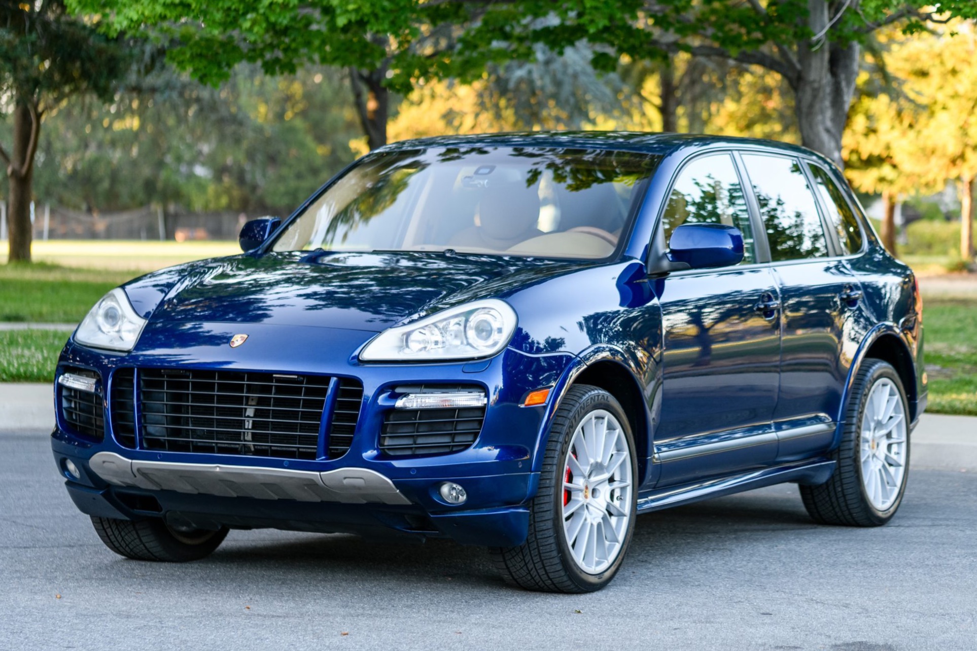 2009 Porsche Cayenne GTS 6-Speed
