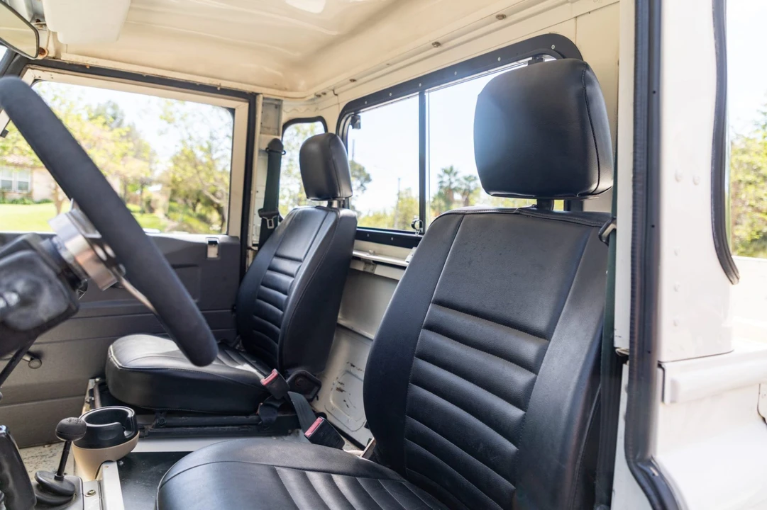 1990 Land Rover Defender 110 - Image 4 of 9