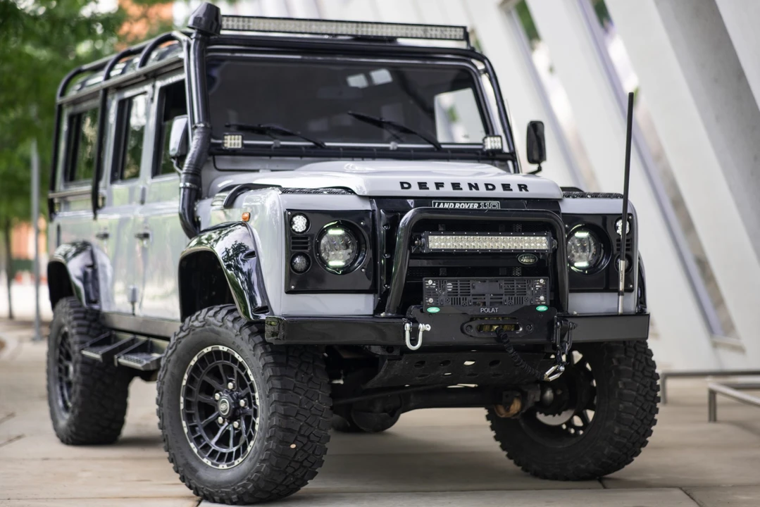 1992 Land Rover Defender 110 - Image 8 of 31