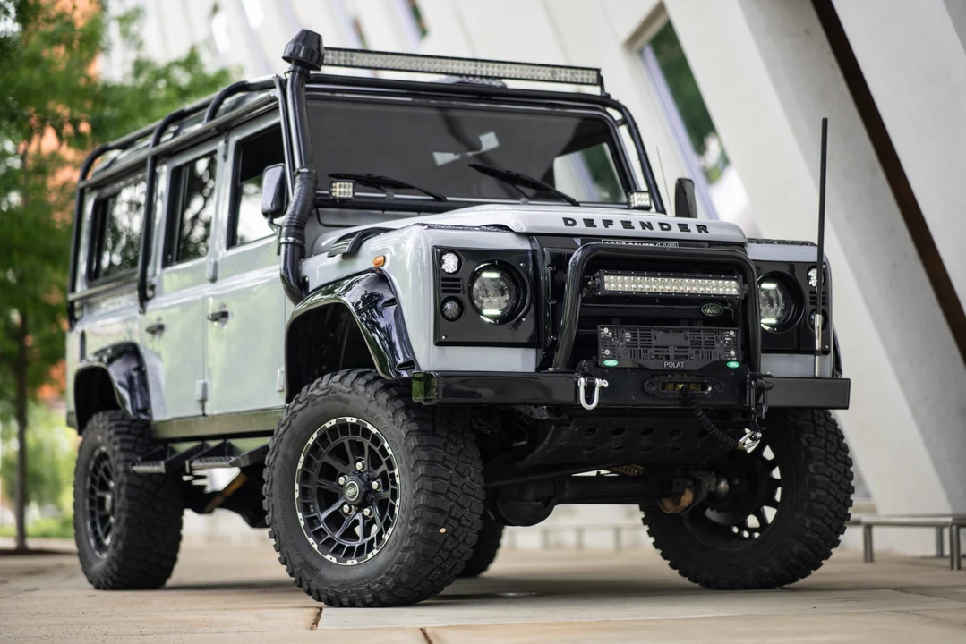 1992 Land Rover Defender 110 - Image 10 of 31