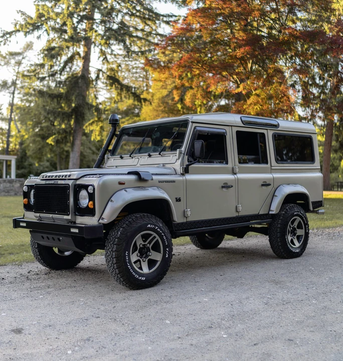 Land Rover Defender 110 - Image 2 of 31