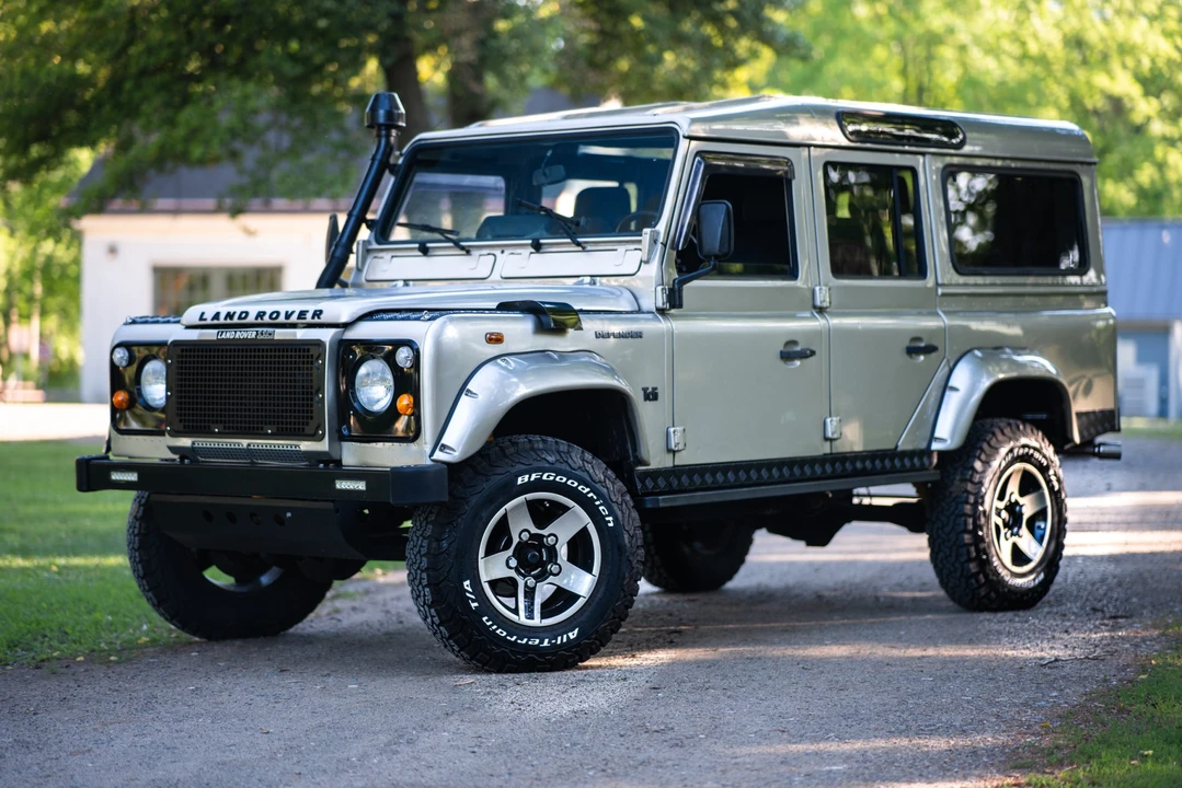 Land Rover Defender 110 - Image 10 of 31