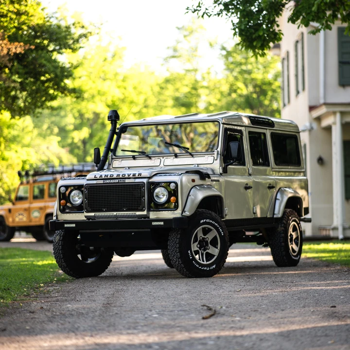 Land Rover Defender 110 - Image 14 of 31