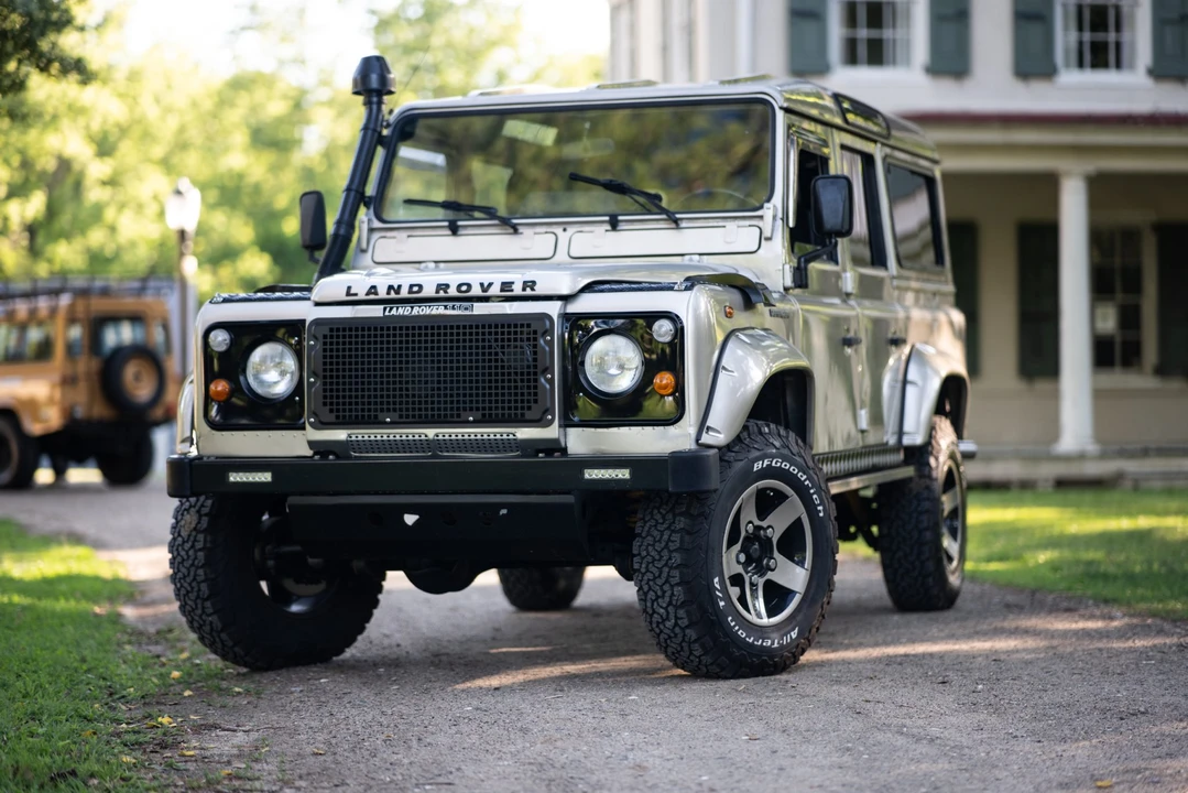 Land Rover Defender 110 - Image 21 of 31