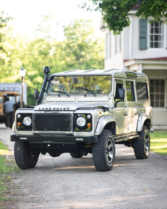 Land Rover Defender 110 - Image 22 of 31