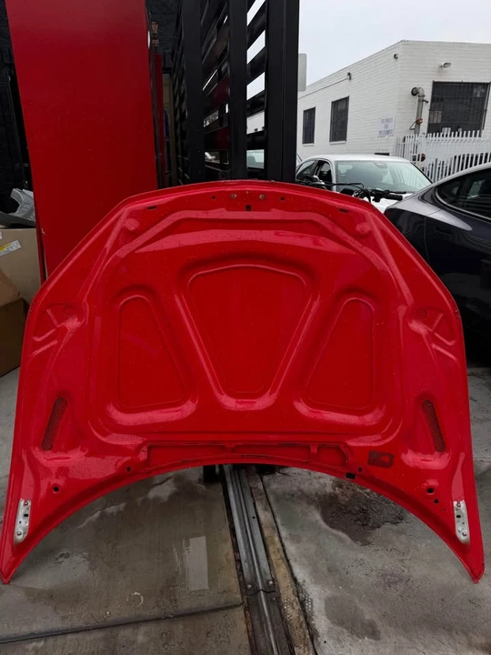 2010 Parts & Memorabilia Bodywork - Image 8 of 10