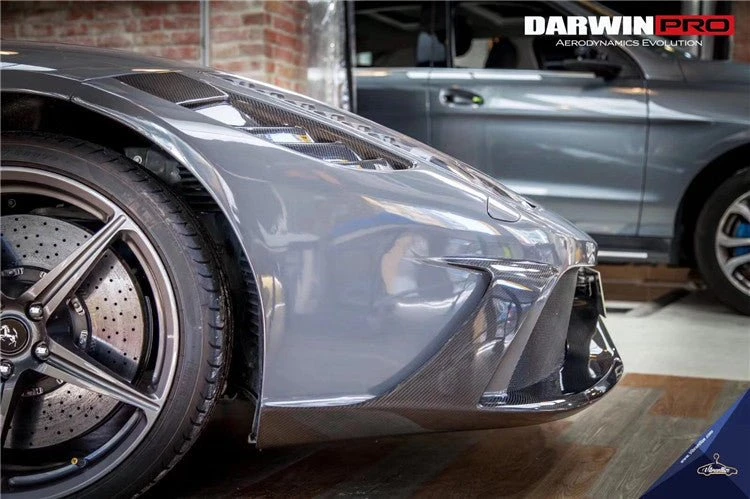 2010 Parts & Memorabilia Bodywork - Image 4 of 5
