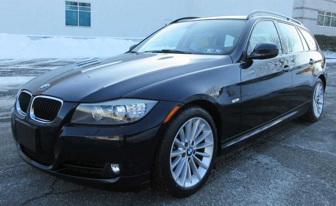 2010 BMW E90 3 Series Sedan - Image 9 of 21