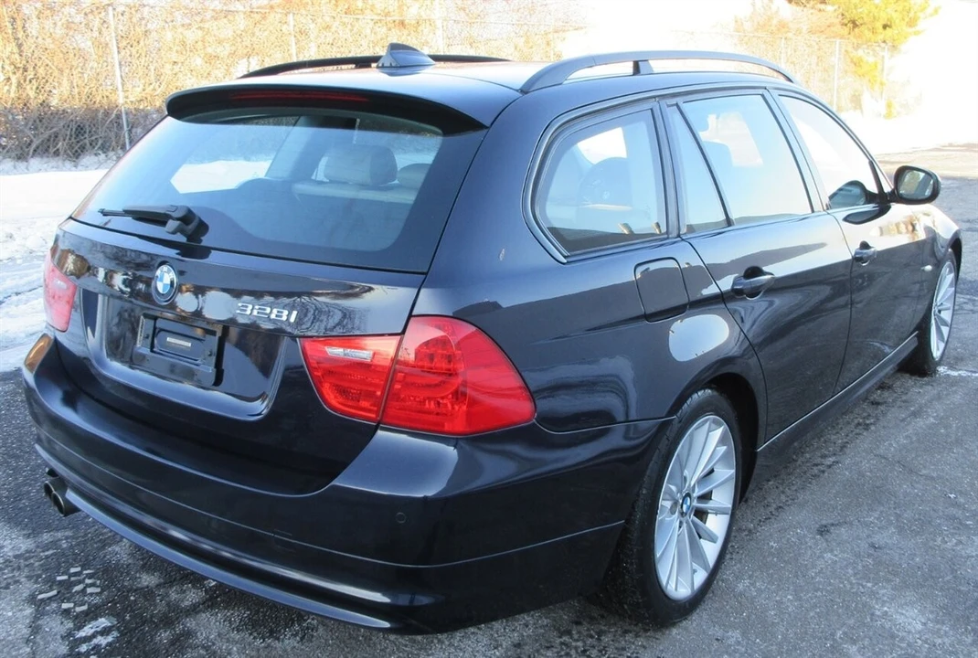 2010 BMW E90 3 Series Sedan - Image 4 of 21