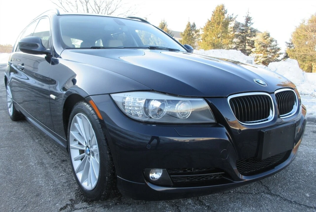 2010 BMW E90 3 Series Sedan - Image 2 of 21